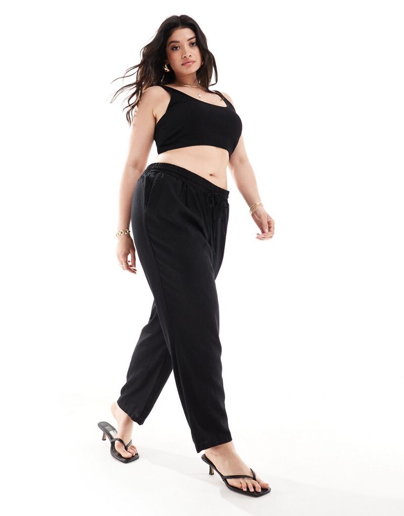 

Черные зауженные брюки из смесового льна Vero Moda Curve