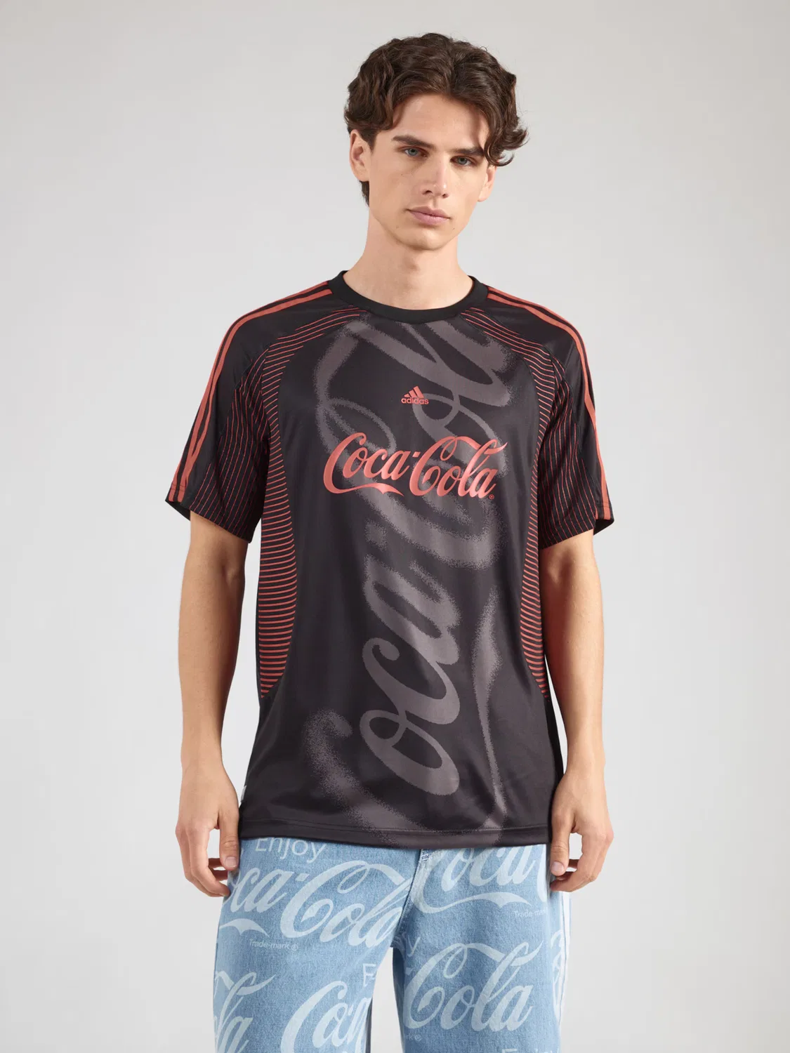 Черная рубашка Adidas Originals Coca Cola Teamgeist 26 — фото 2