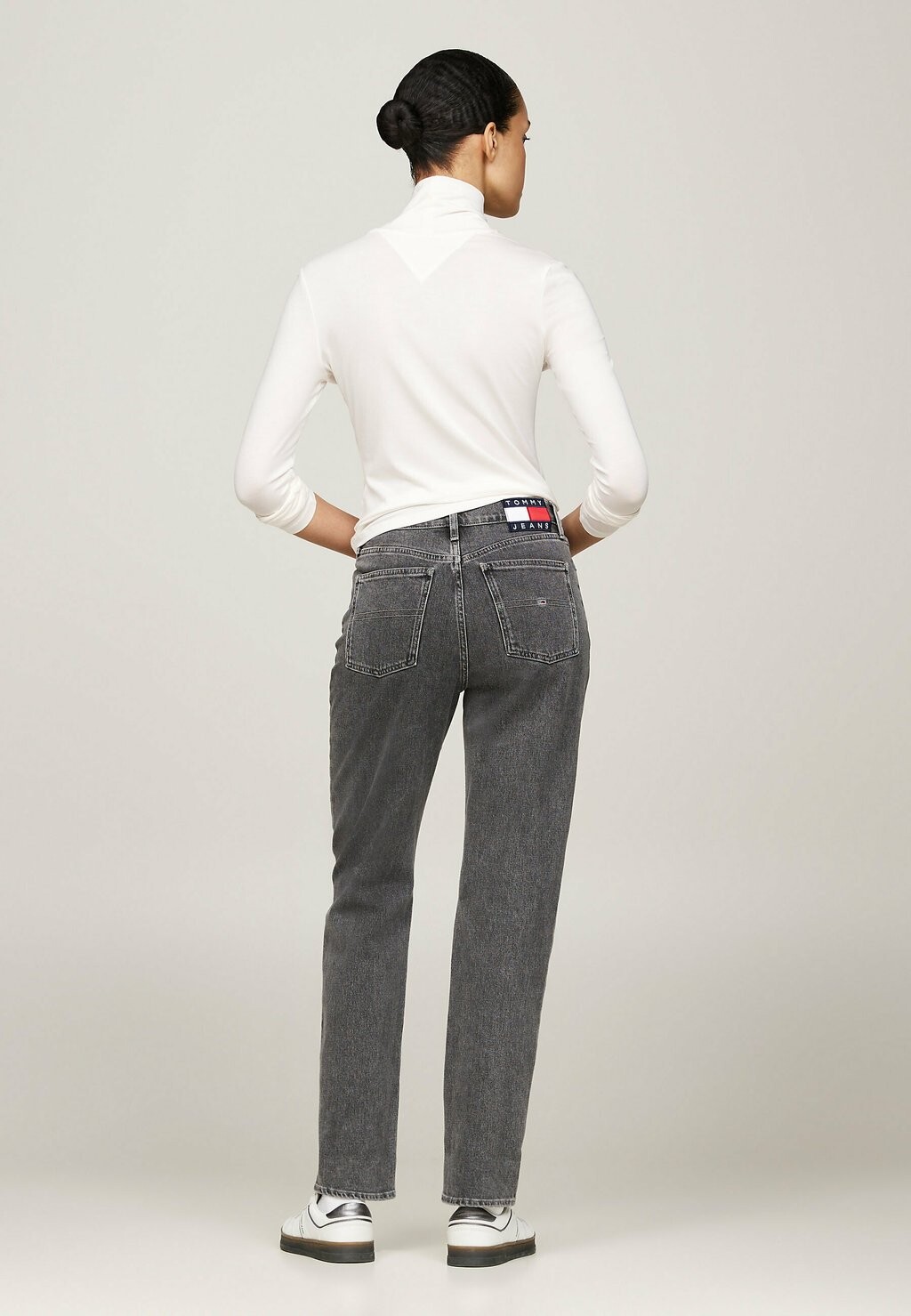 

Джинсы прямого кроя Tommy Jeans, цвет Mottled Black