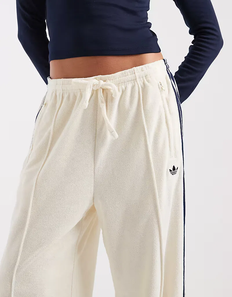 Спортивные брюки Adidas Originals из махровой ткани, кремово-белый — фото 3