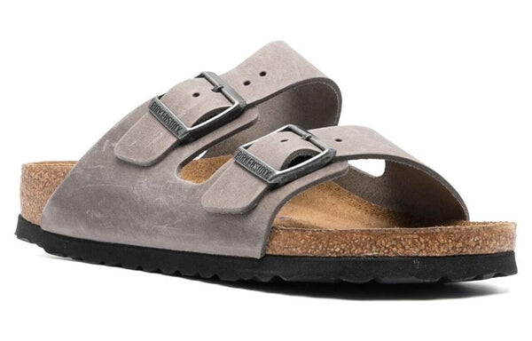 Тапочки arizona soft footbed oiled leather sandals 'iron' Birkenstock, серый — фото 2