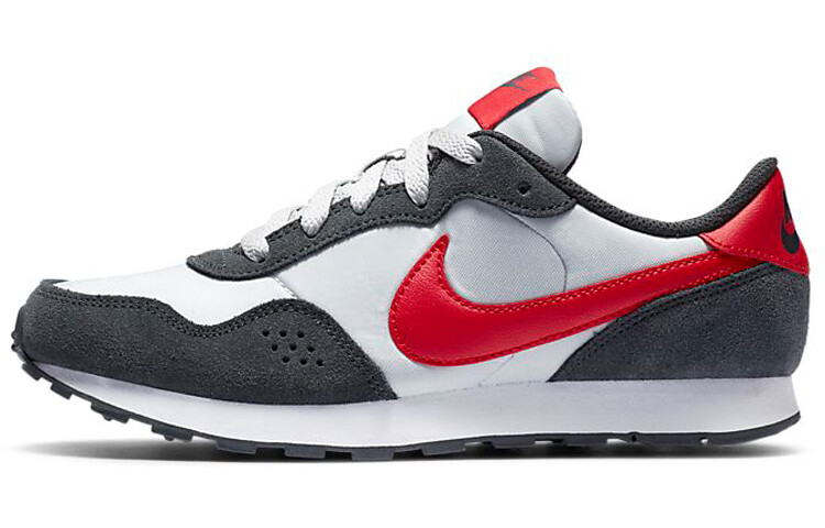 

Кроссовки Nike MD Valiant для женщин