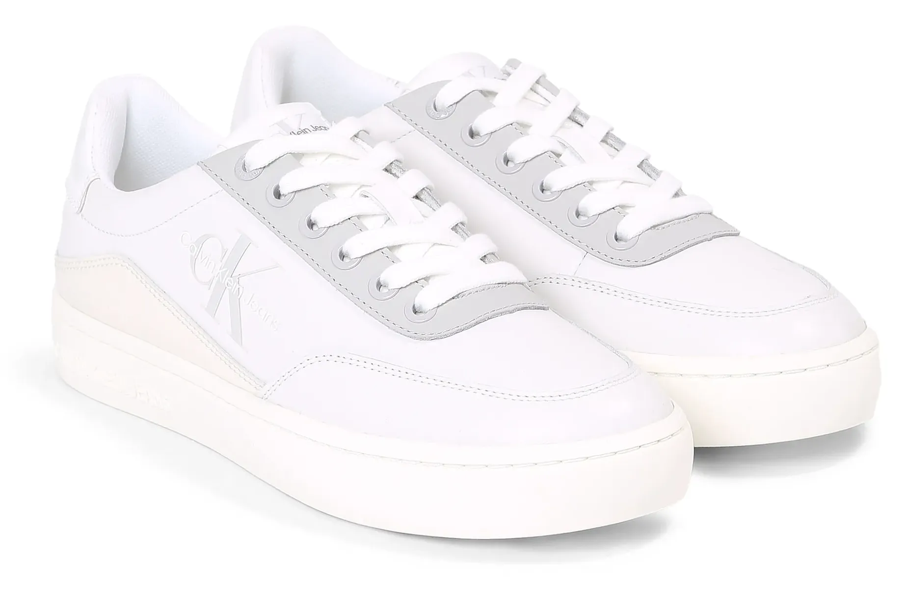 

Кроссовки Calvin Klein Jeans "CLASSIC CUPSOLE LOW LACE LTH ML", с надписью логотипа, повседневная обувь, полуботинки, туфли на шнуровке, цвет Weiß-Beige-Hellgrau