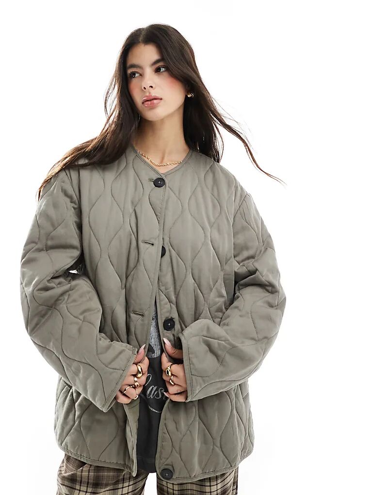 

Стеганая куртка без воротника с подолом «дельфин» от ASOS DESIGN цвета хаки