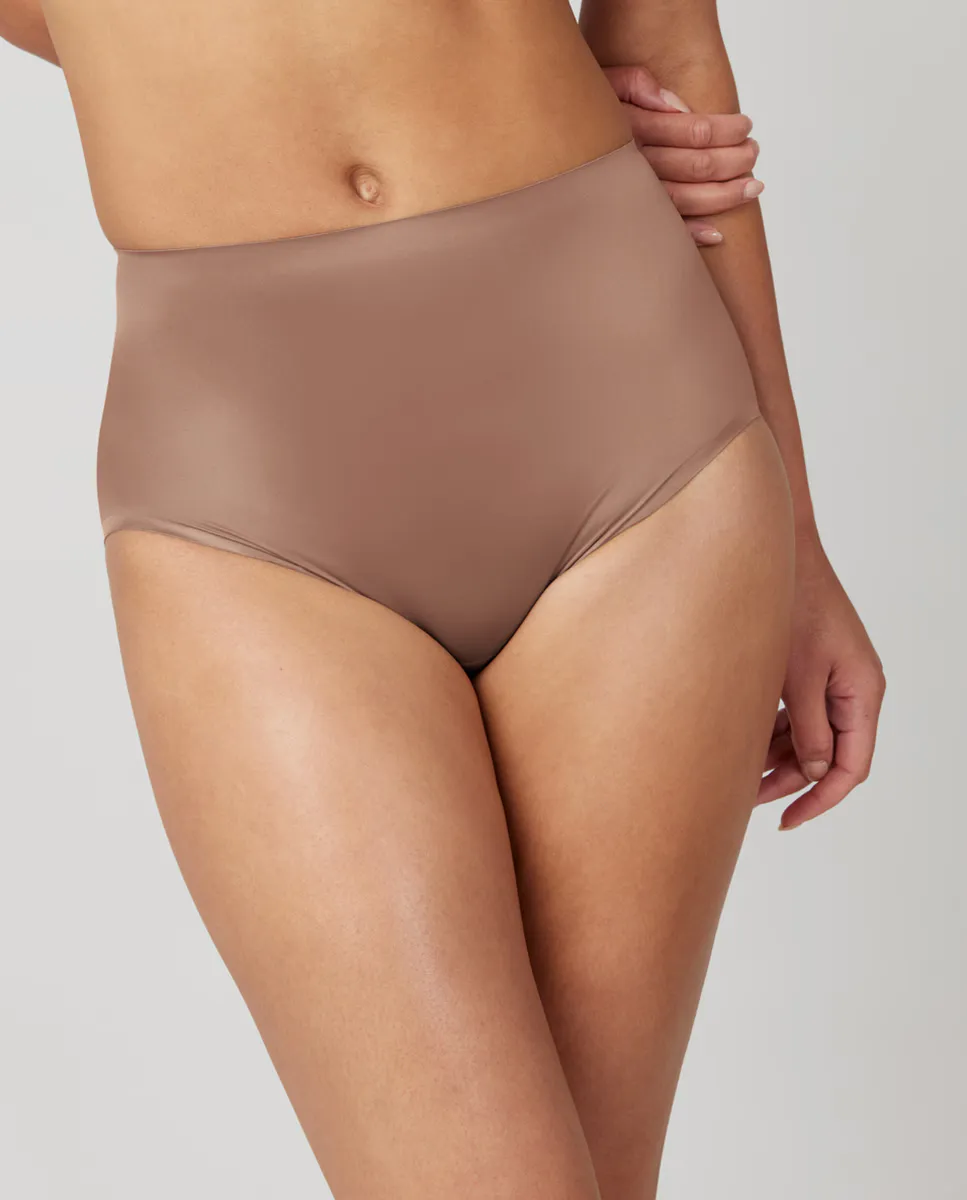 

Атласные моделирующие трусики с завышенной талией Spanx, бежевый
