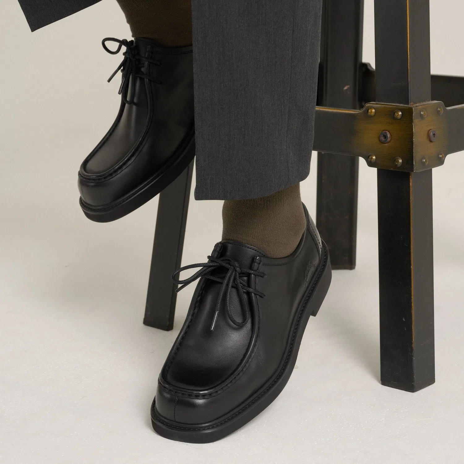 Мужские чёрные туфли Kumkang Regal Square Toe Wallabee