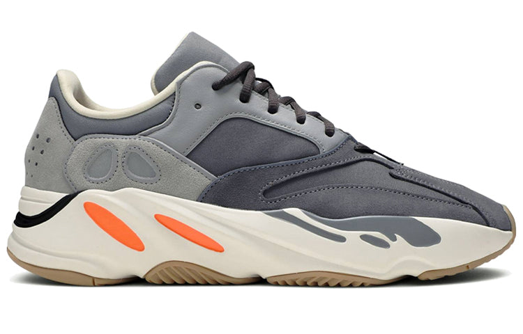 Кроссовки adidas Yeezy Boost 700 'Magnet', серый — фото 2