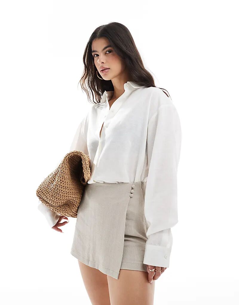 

Белая рубашка из льняной смеси ASOS DESIGN
