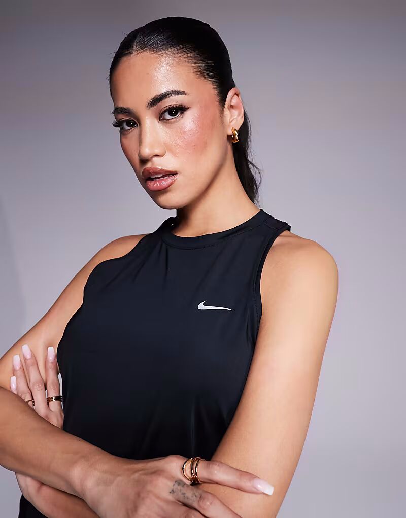 Топ Nike Running Swift Dri-FIT черного цвета — фото 2