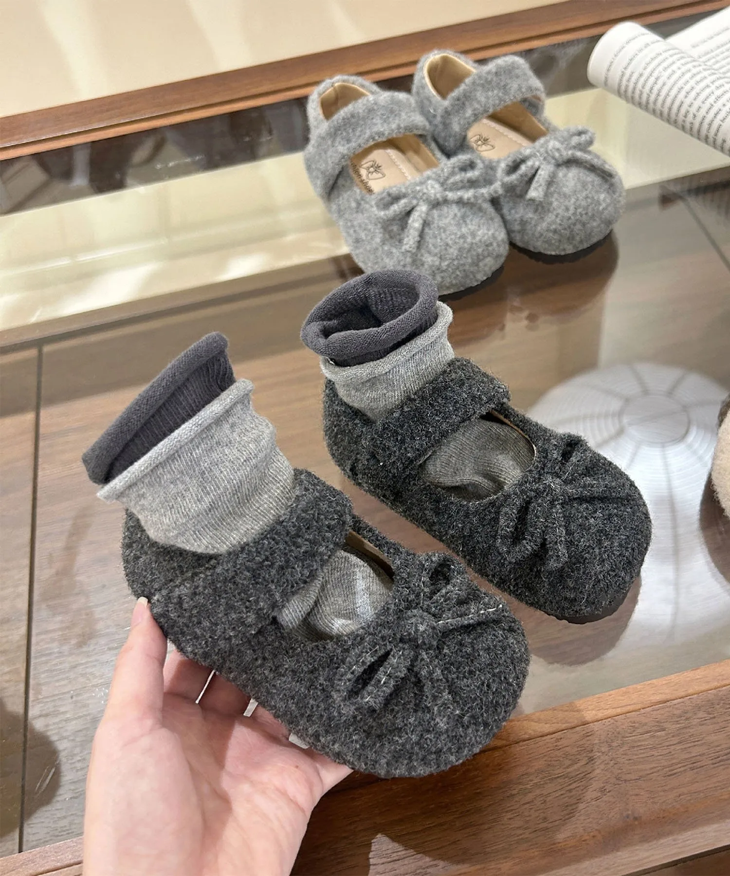 Детские туфли с ремешками, похожими на шерсть Aimoha Kids, Dark Gray — фото 4