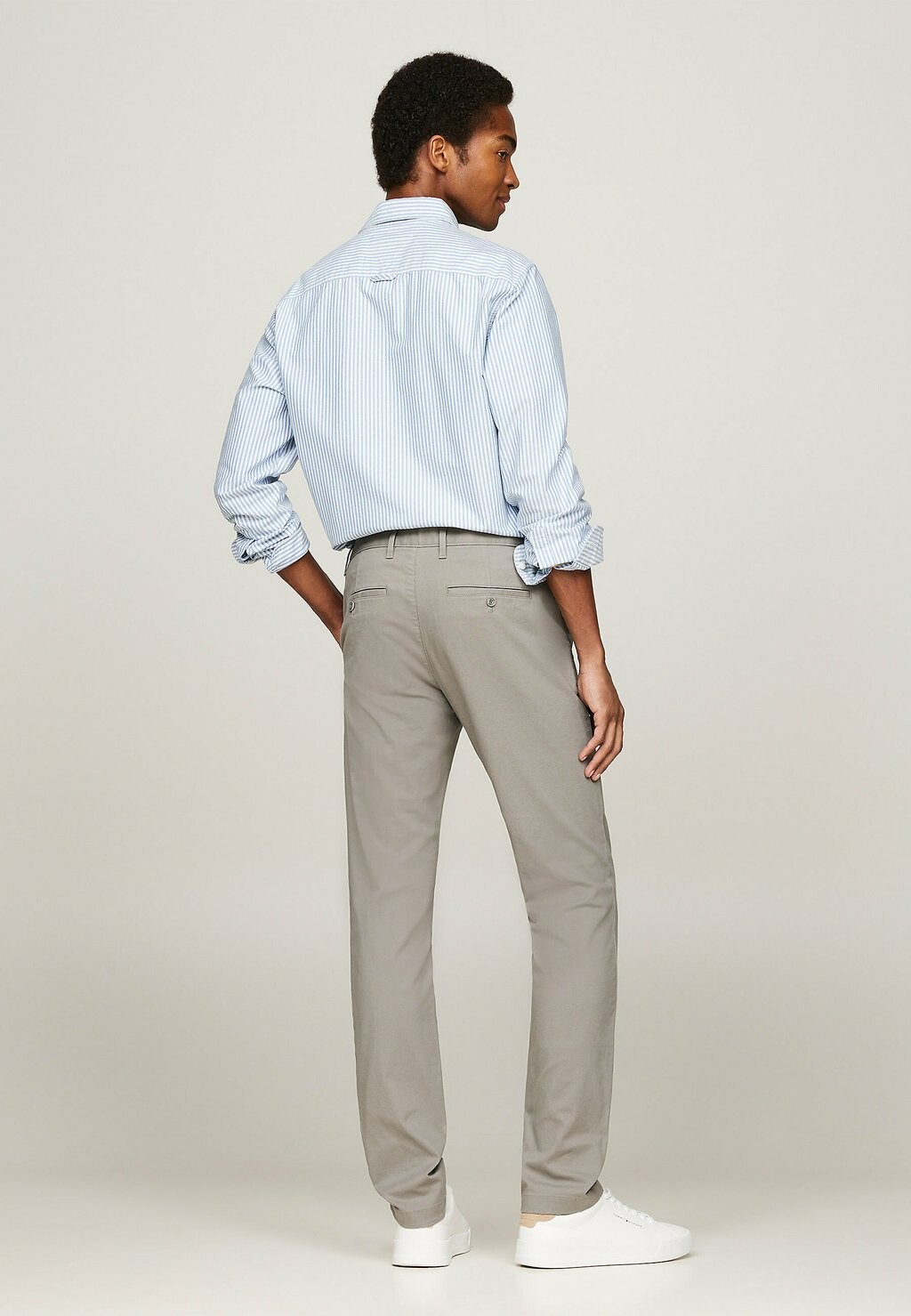 

Чиносы BLEECKER ESSENTIAL Tommy Hilfiger, серый