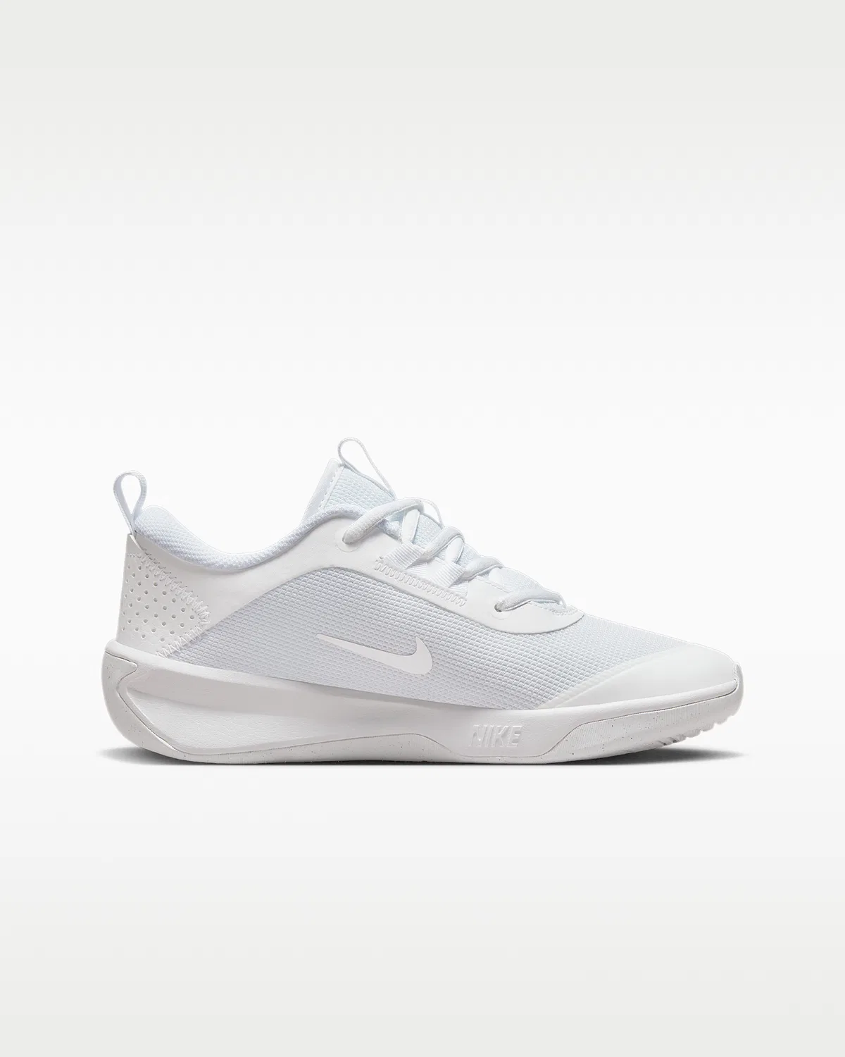 Детские кроссовки для зала Nike Omni Multi-Court, White/Pure Platinum/White — фото 3