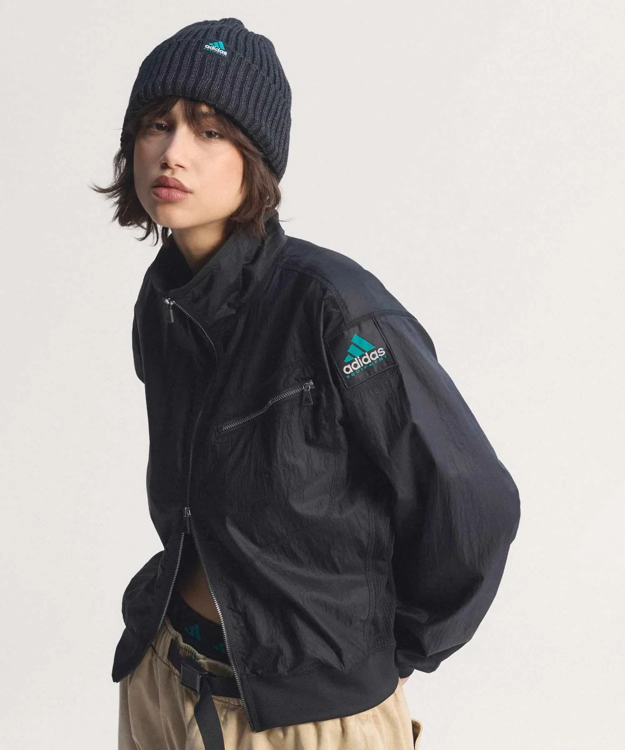 Трек-топ на молнии Slim Fit Adidas Originals EQT из нейлона, чёрный — фото 3
