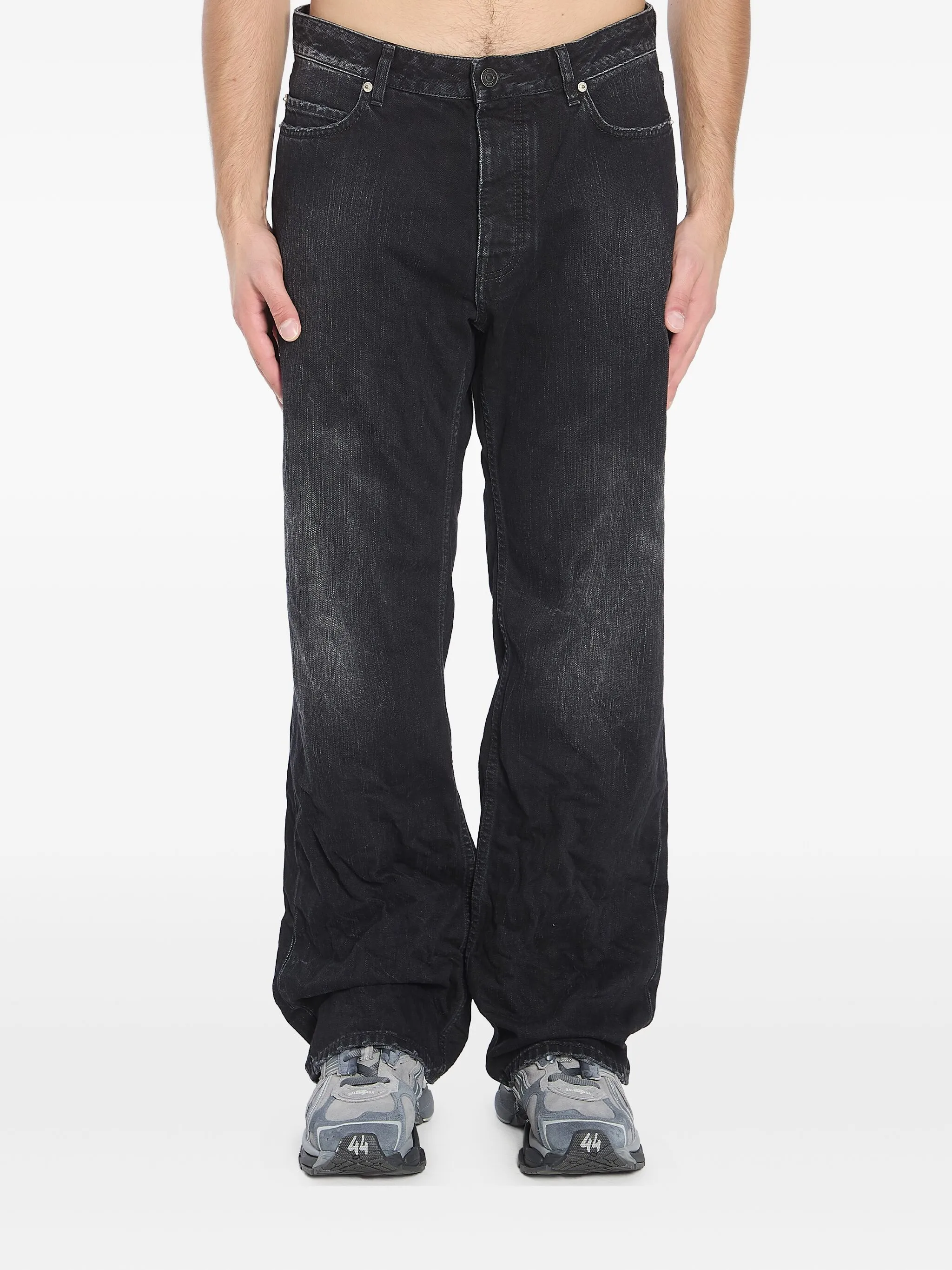 

Джинсы с эффектом потертости и нашивкой-логотипом Balenciaga, черный