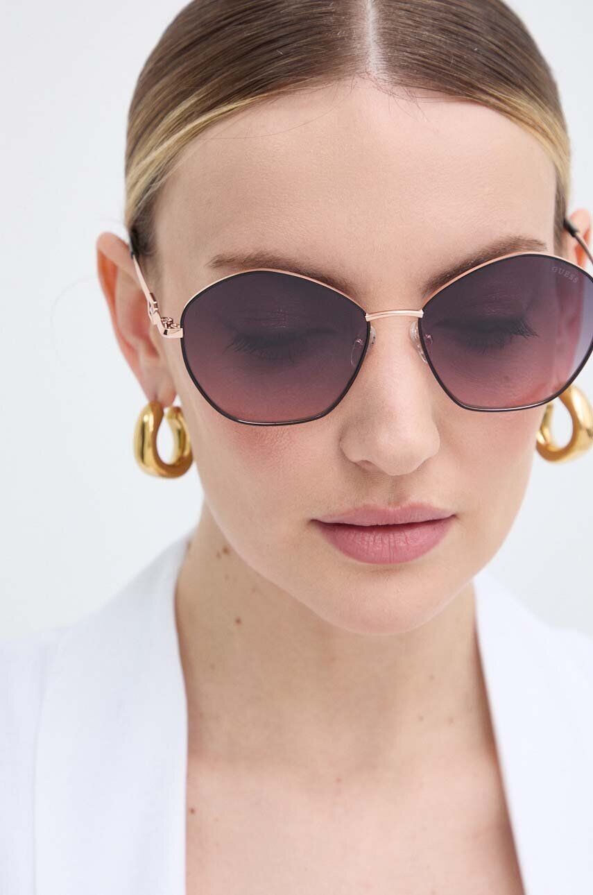 

Солнцезащитные очки Guess, золотой