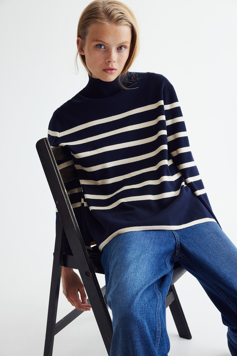 

Свитер с водолазкой H&M, синий