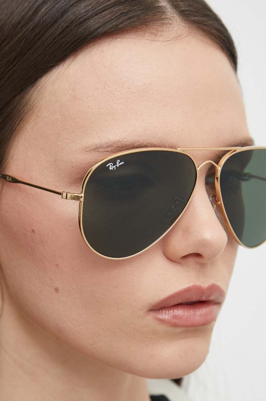 

Солнцезащитные очки Ray-Ban, золотой