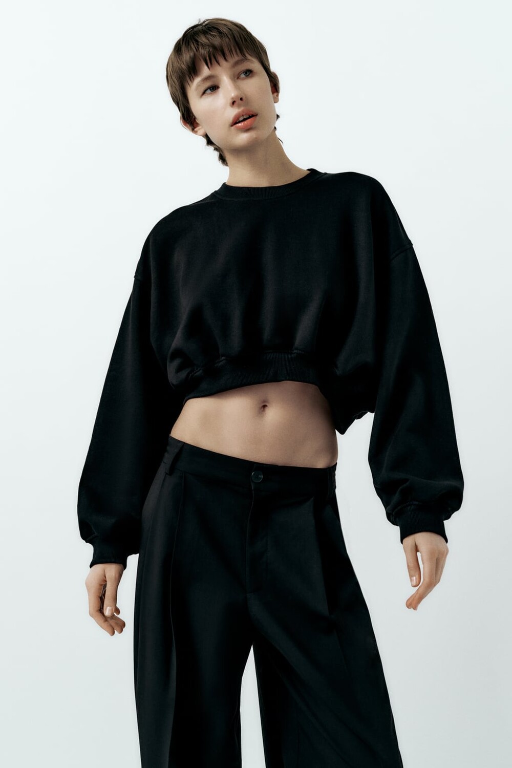 

Плиссированные брюки ZARA, черный