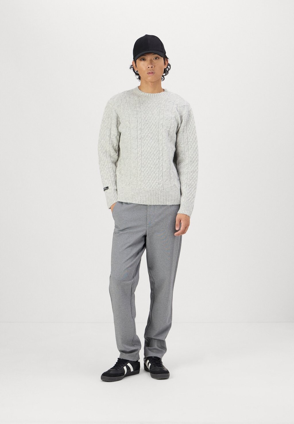 

Джемпер TRUE FLUFFY BDG Urban Outfitters, серый