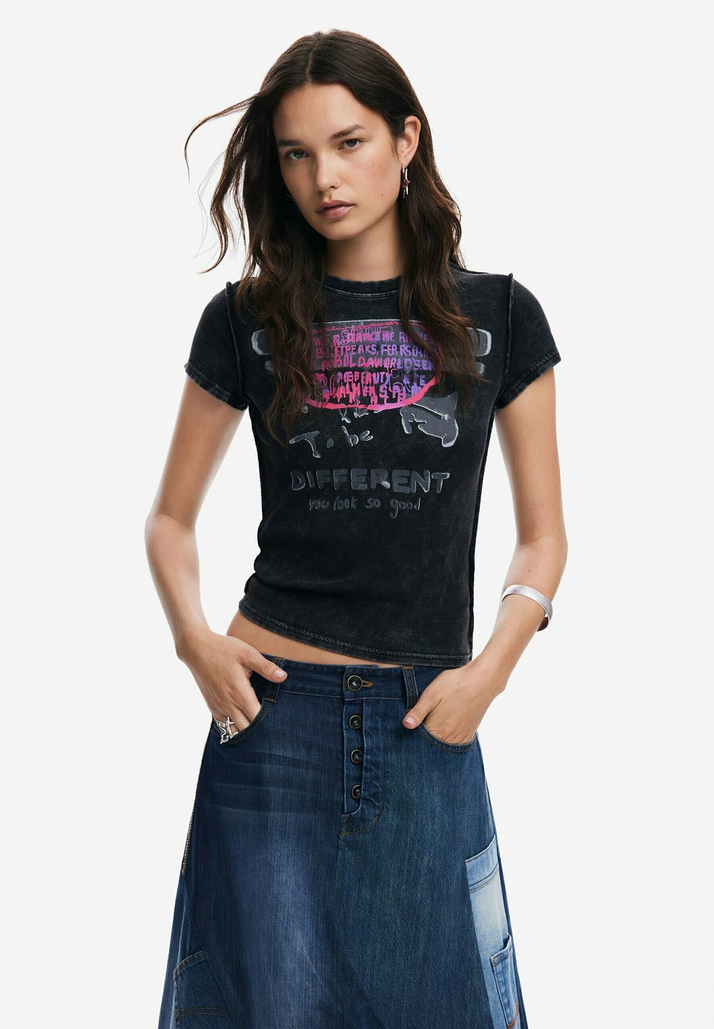 

Футболка с принтом Desigual, черный