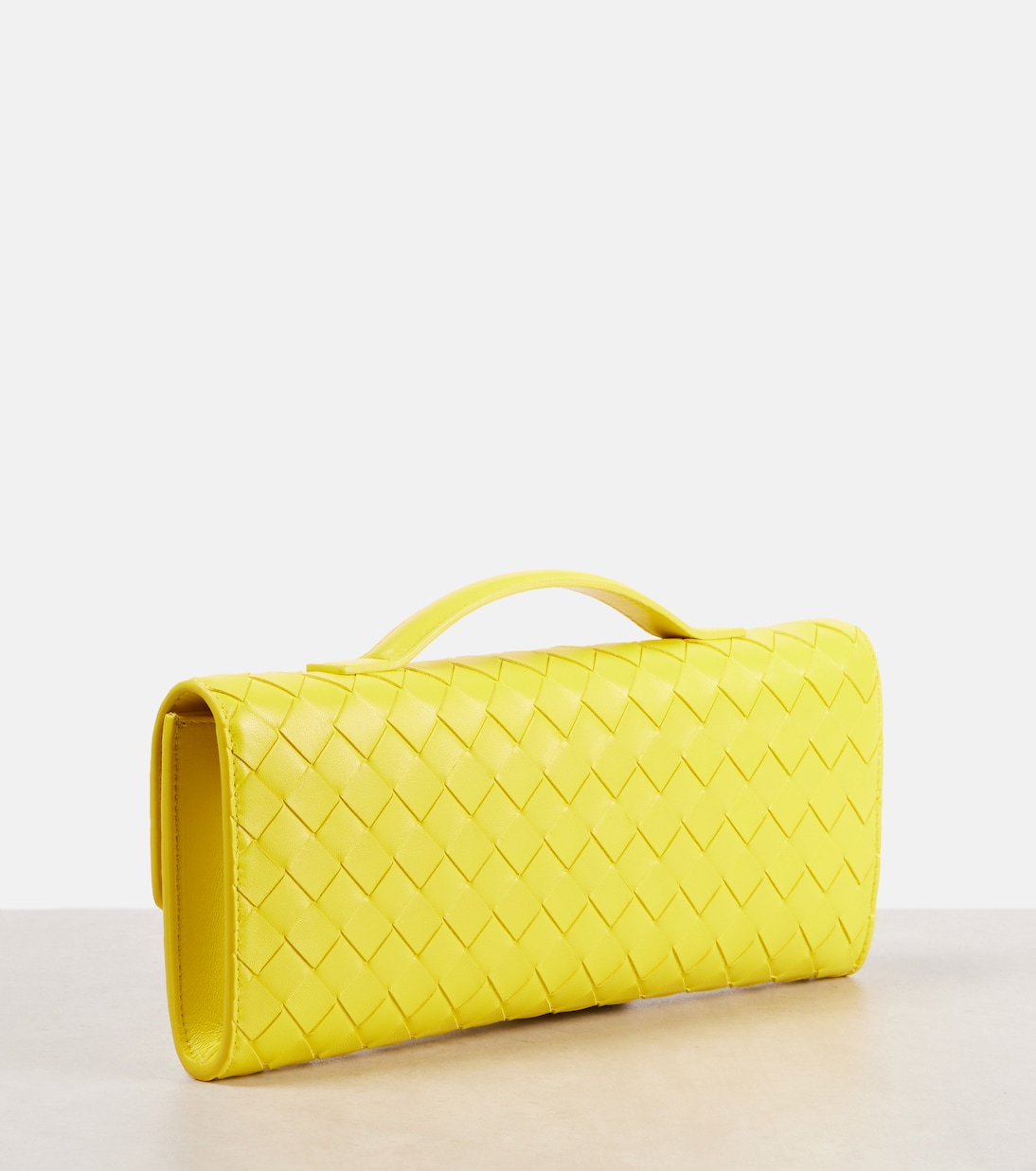 Клатч Andiamo Intrecciato из кожи Bottega Veneta, Sulfur-M Brass — фото 4