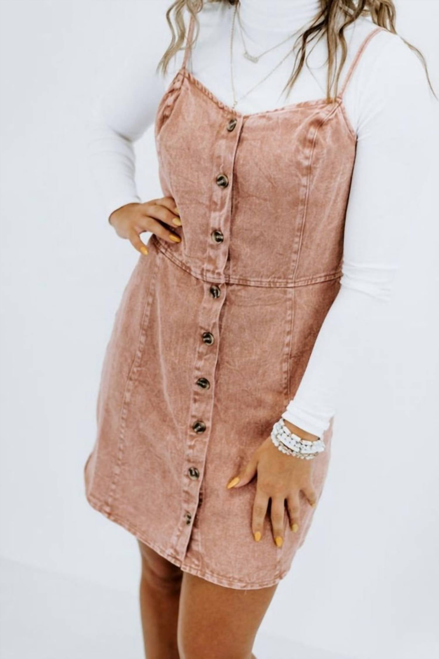 

Женское мини-платье с пуговицами в пыльно-персиковом цвете SHE + SKY