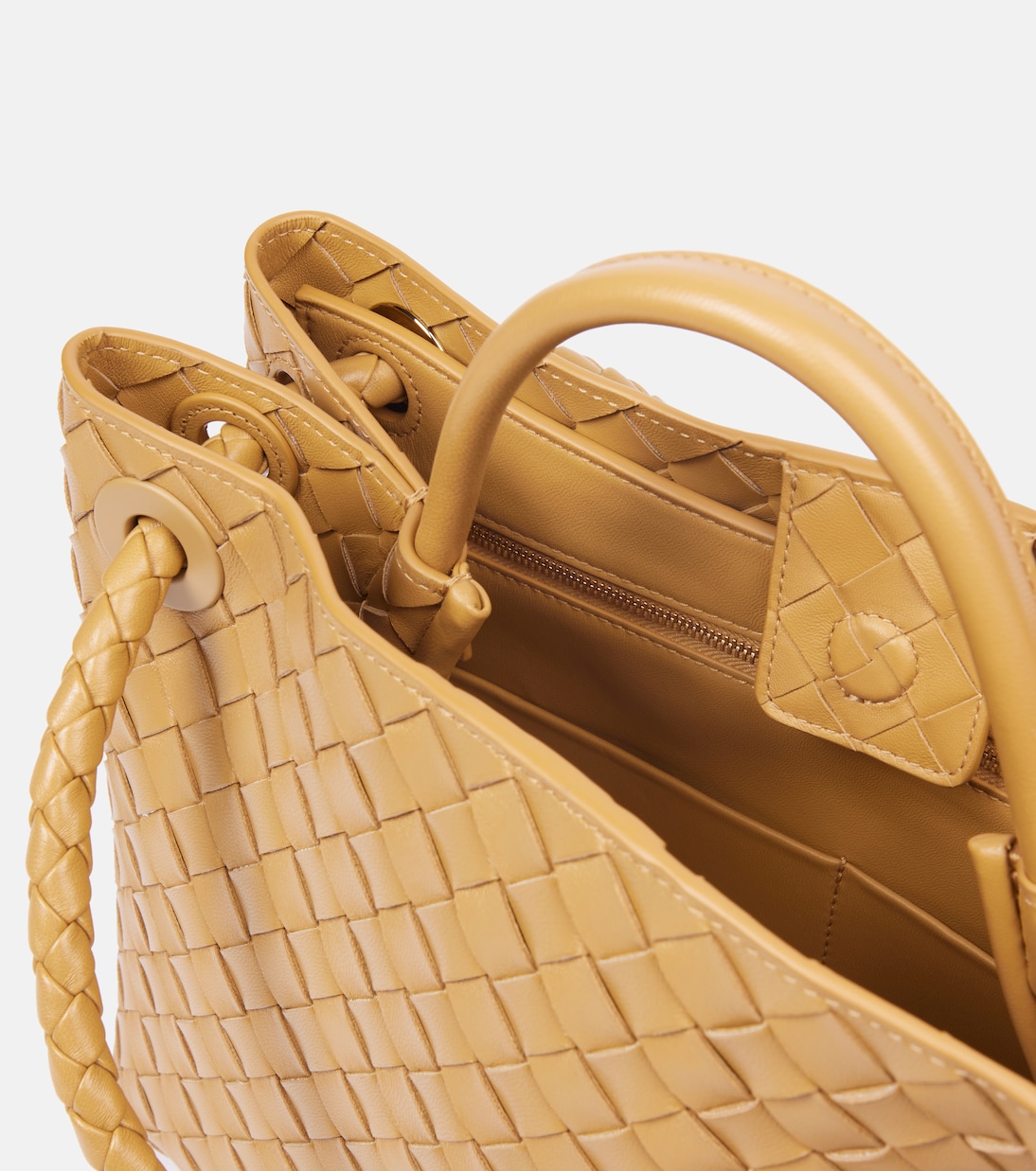 Andiamo Intrecciato средняя кожаная сумка-тоут Bottega Veneta, DARK PRA-MB-DARK PRA — фото 4