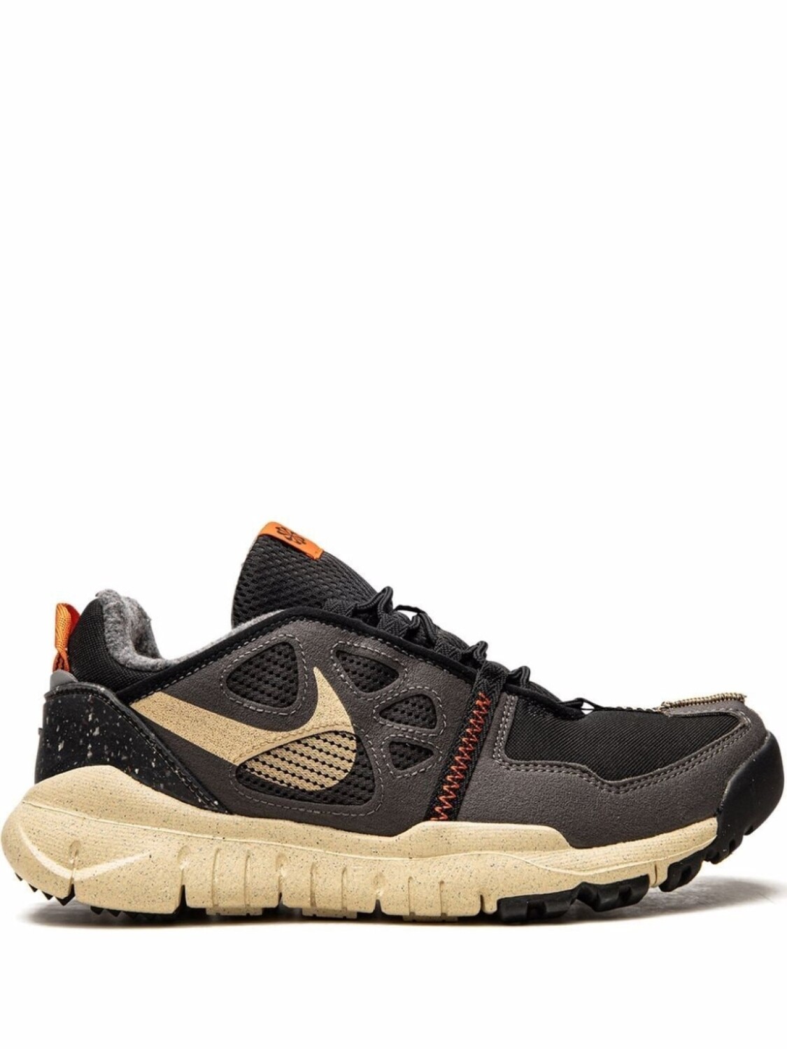 

Кроссовки Nike Free Terra Vista, черный/золотой