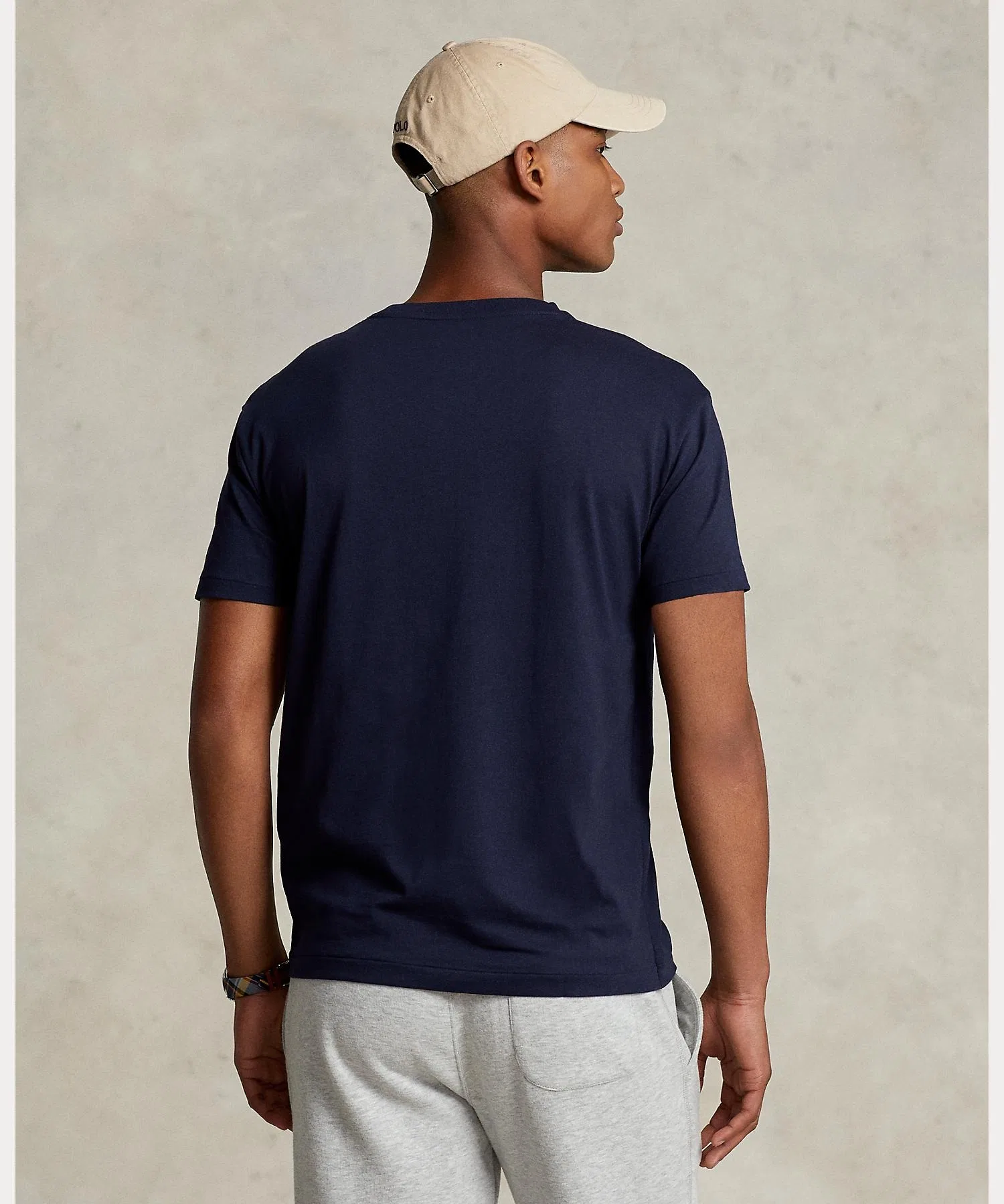 Мужская футболка Polo Ralph Lauren с V-образным вырезом — фото 4