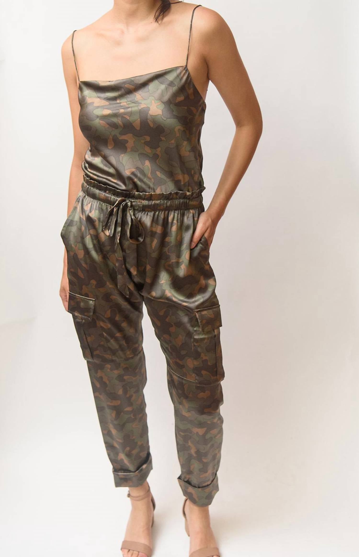 

Брюки-карго Carmen в камуфляжном цвете Cami NYC, цвет camo