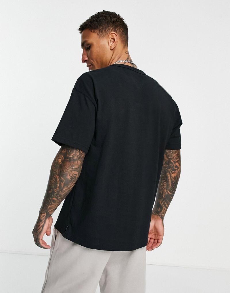 Черная объемная футболка унисекс Nike Premium Essentials — фото 2