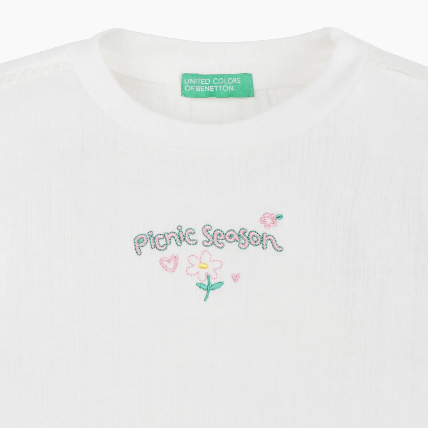 Детская футболка в рубчик с цветочным принтом айвори от Benetton Kids — фото 3