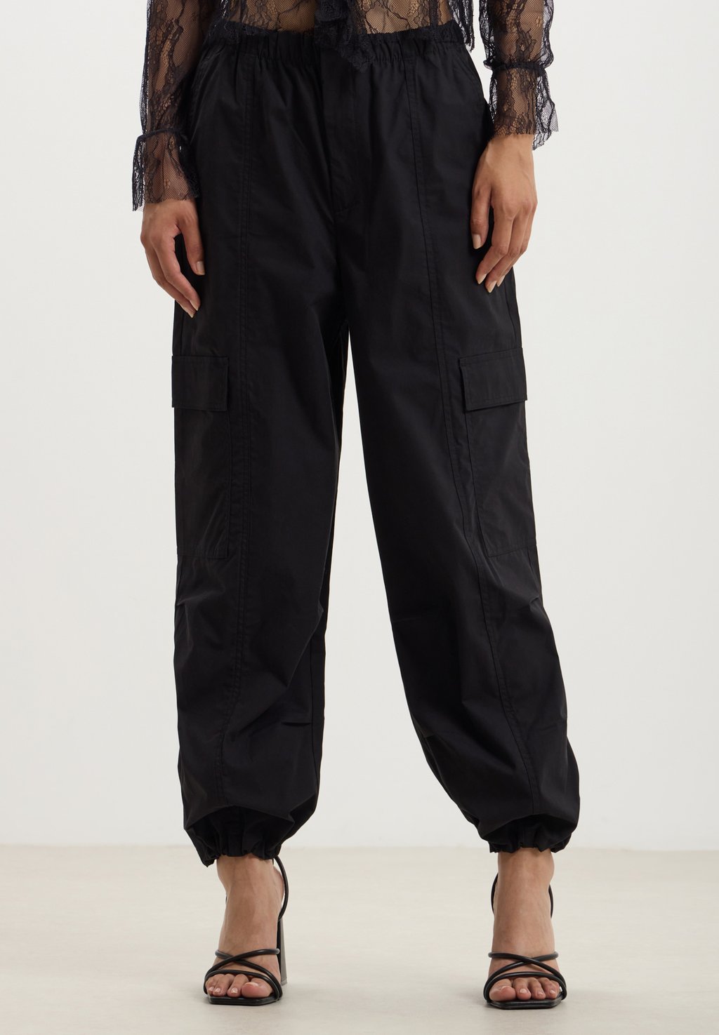 

Брюки-карго PARACHUTE IN TWILL Calliope, черный