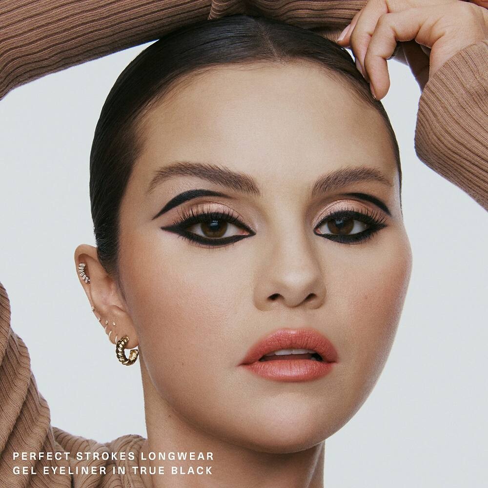 Стойкая и водостойкая гелевая подводка для глаз Rare Beauty от Selena Gomez Perfect Strokes Rare Beauty by Selena Gomez, цвет True Black — фото 3