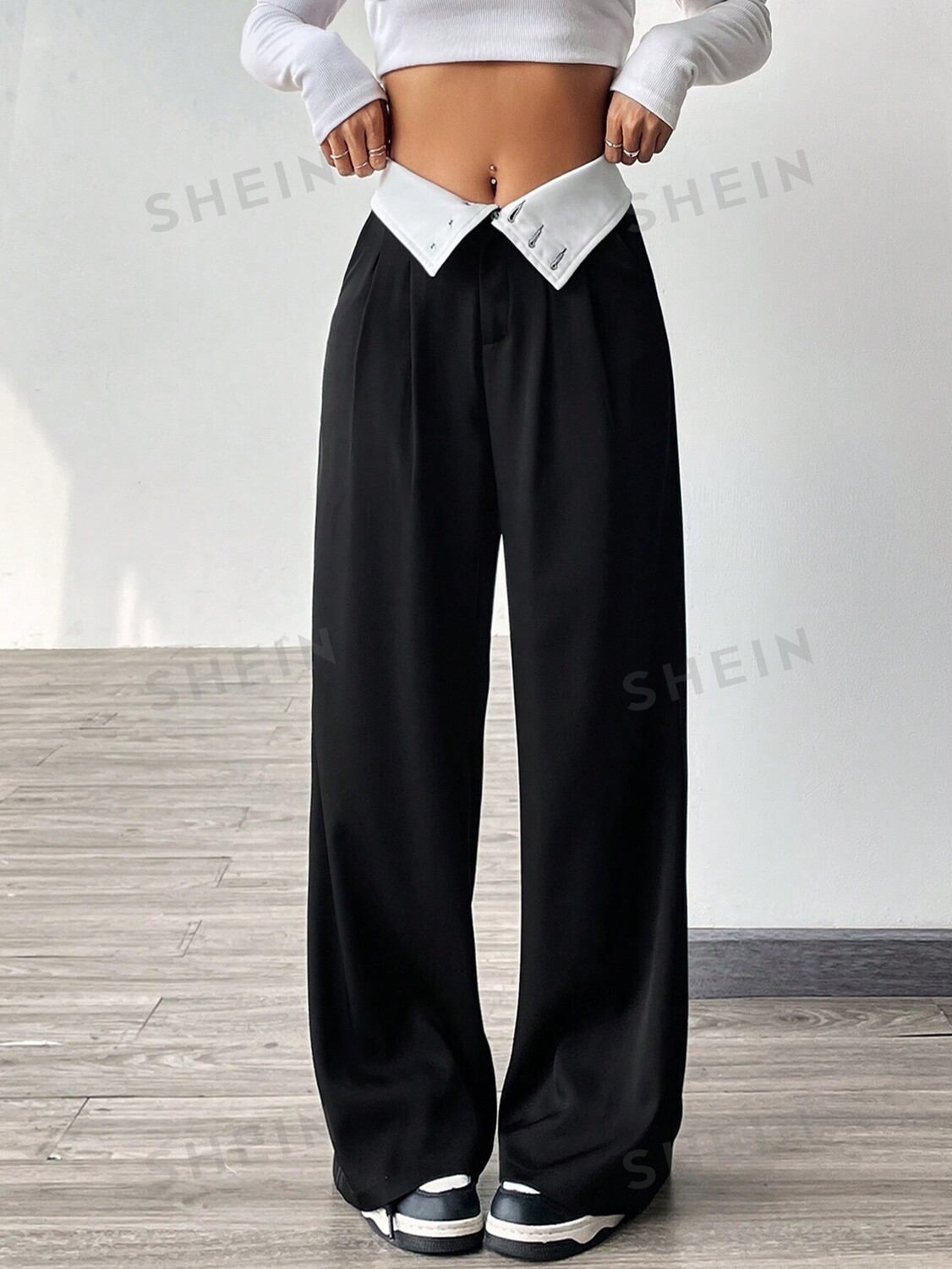 

EZwear Контрастные брюки с отворотом на талии Shein, черный