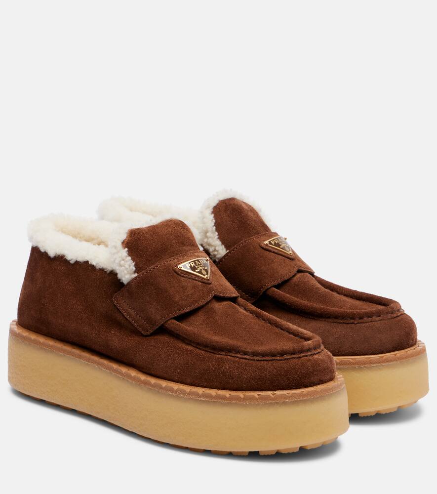 Замшевые лоферы с подкладкой из овчины Prada, Brown