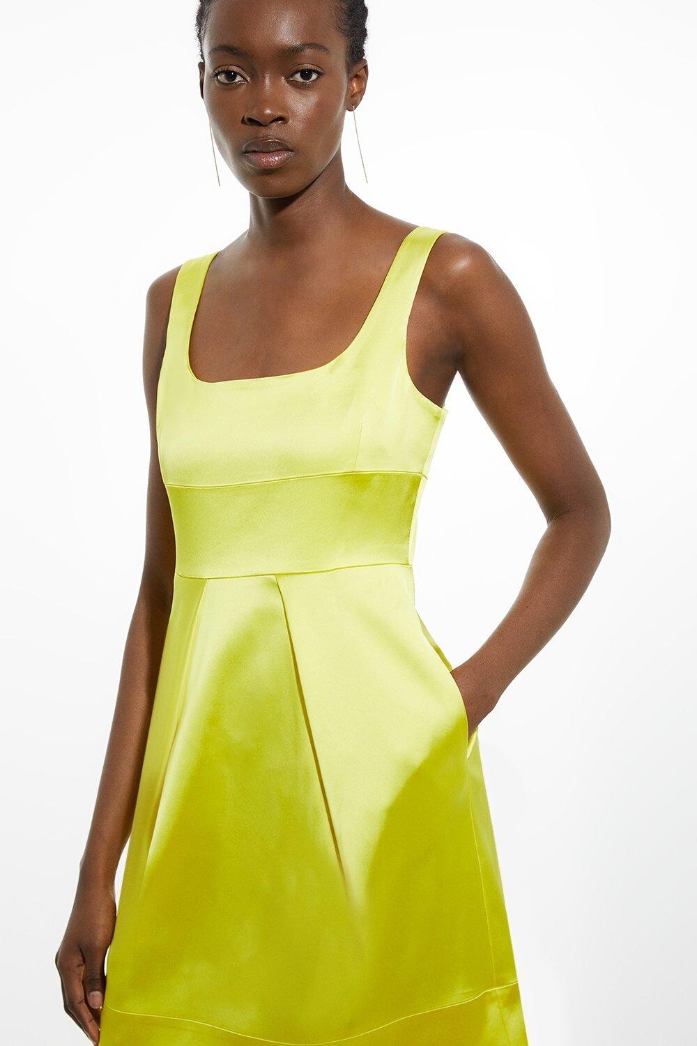 

Мини-платье с фонариком из итальянского атласа по индивидуальному заказу Karen Millen, зеленый