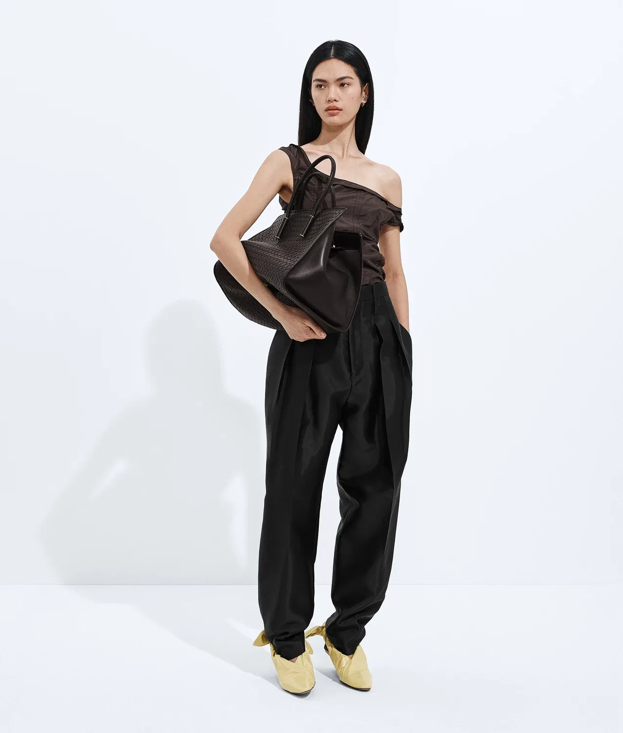 Брюки из твила из выстиранного хлопка и вискозы BOTTEGA VENETA, черный