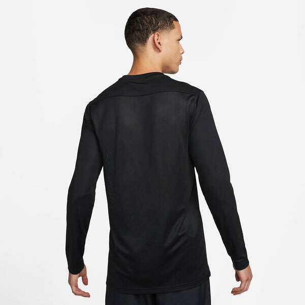 Футболка Nike Pro Dri-FIT Training T-shirt 'Black', черный — фото 2