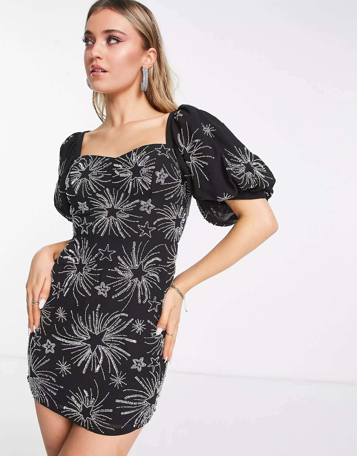 

Черное мини-платье Miss Selfridge Premium с пышными рукавами и завязками на спине — ЧЕРНЫЙ