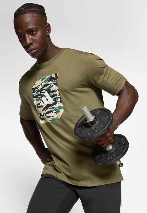 Футболка с камуфляжным принтом Adidas Sportswear, Olive Strata — фото 4