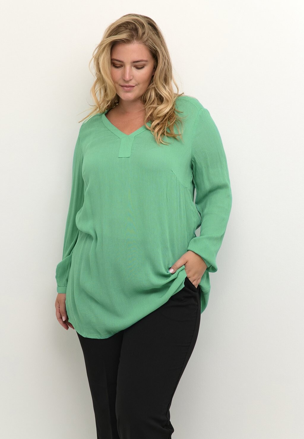 

Туника Kaffe Curve AMI LS, цвет gumdrop green