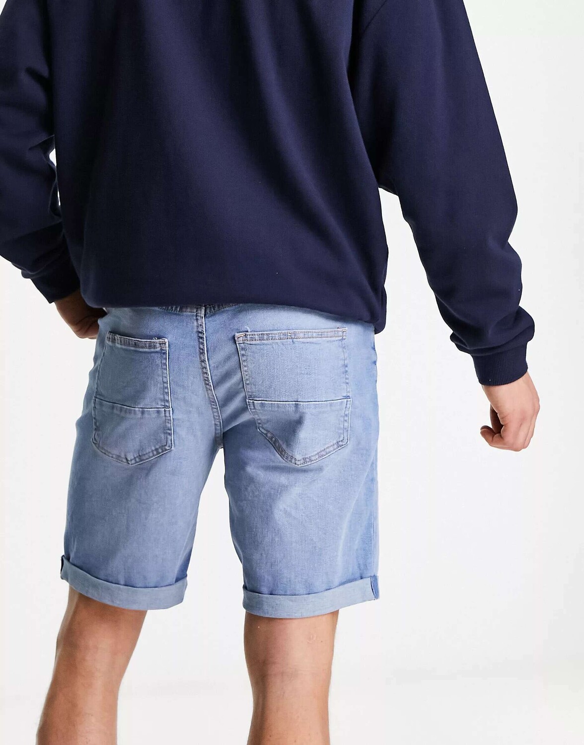 

Синие джинсовые шорты Bershka