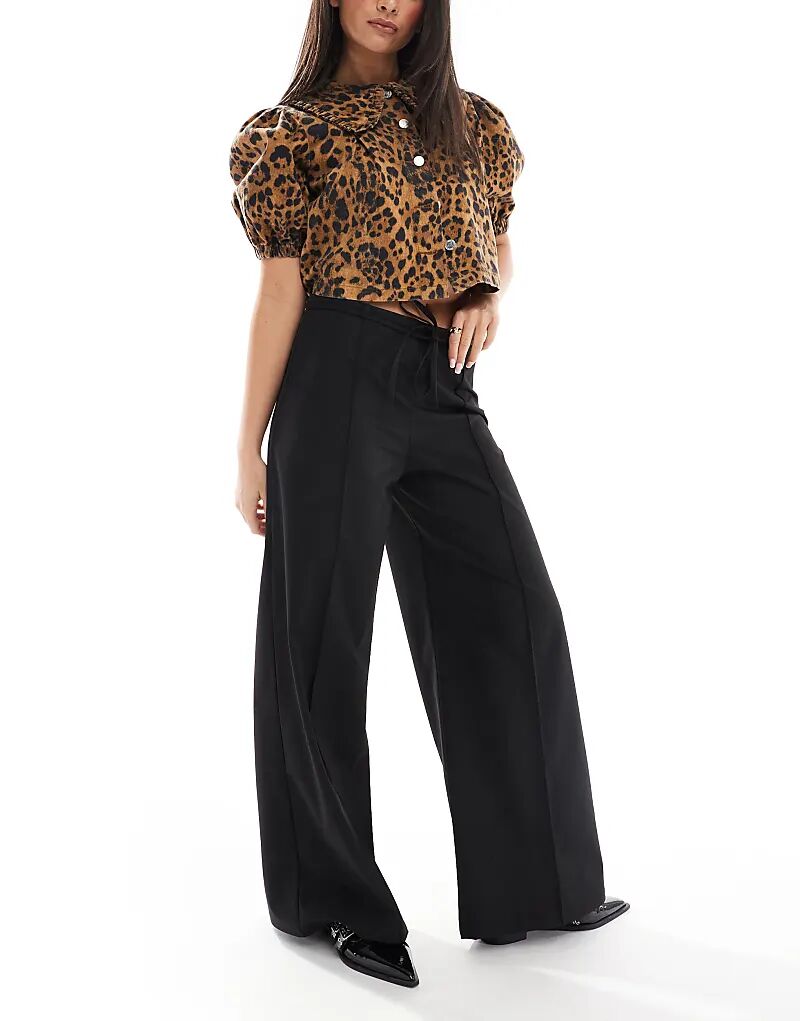 

Брюки с заниженной талией и чистым поясом ASOS DESIGN