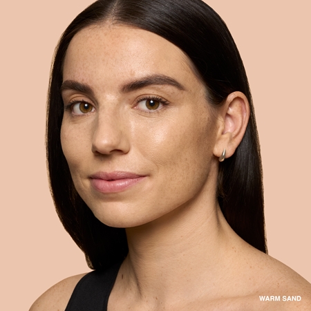 Стойкая основа с увлажняющим эффектом Bobbi Brown Weightless Skin Foundation SPF 15, Warm Sand 30 ml — фото 3
