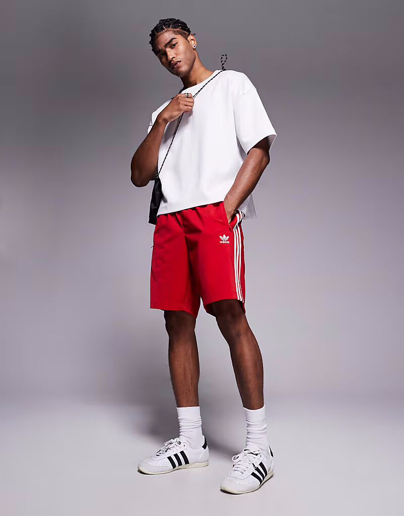 

Шорты Adidas Originals Firebird красного цвета