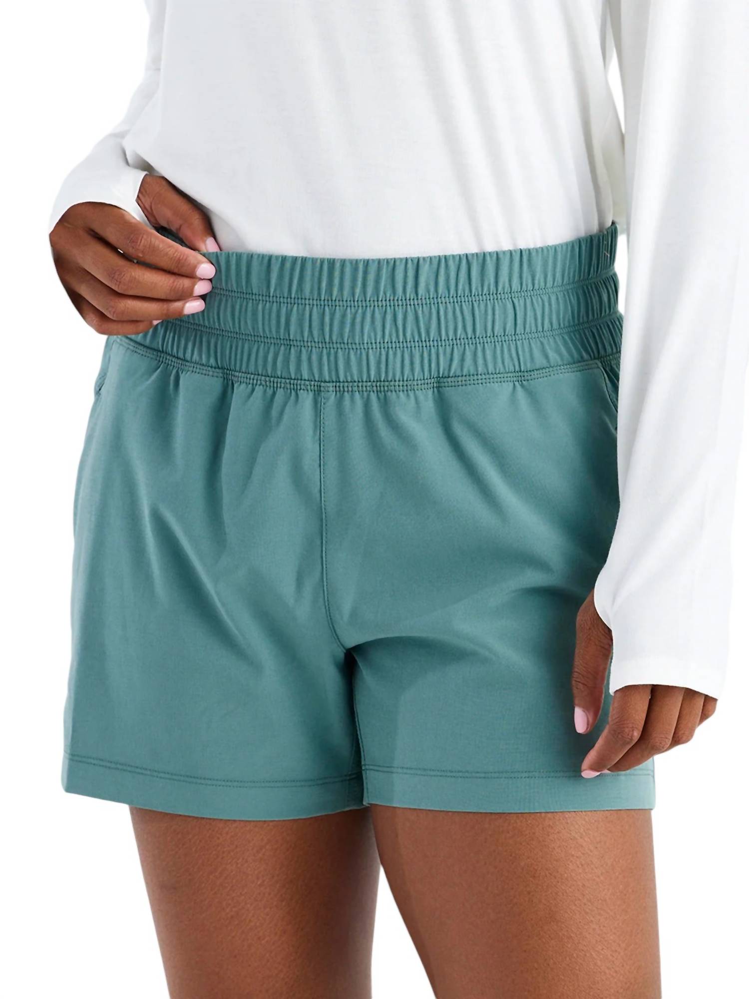

Короткие шорты Pull-On Breeze в цвете Sabal Green FREE FLY