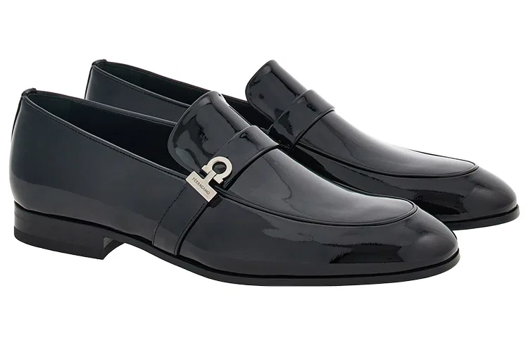 Лоферы из лаковой кожи Ferragamo Gancini черные — фото 4