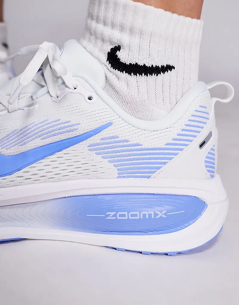 Кроссовки Nike Running Vomero 18 белого и синего цветов — фото 4