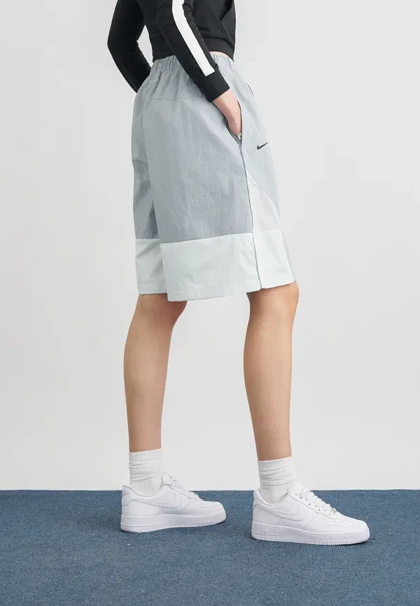 Шорты Nike Sportswear Shox, волчий серый/жемчужно-розовый